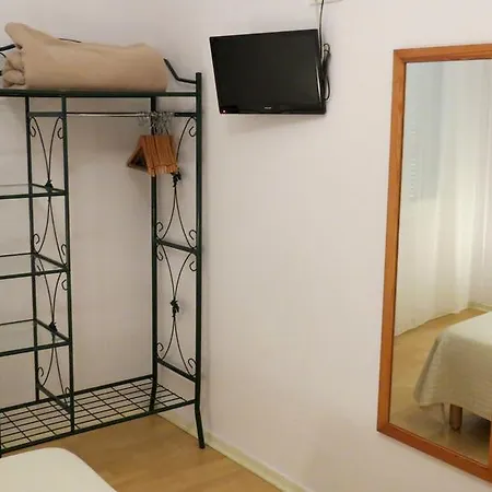 Edward's Hotel 2*